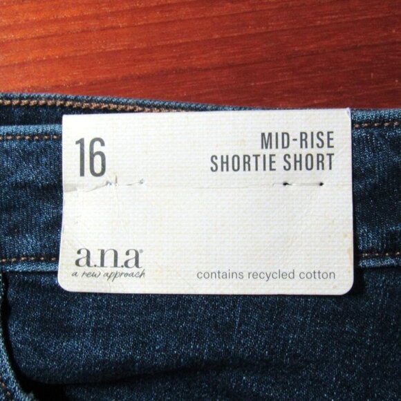 ana Mid Rise Shortie Shorts Size 16 Blue Denim 3.5 In Inseam Cut Off New Tag - Picture 6 of 10